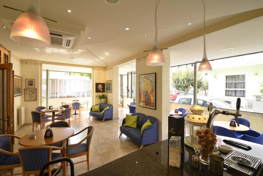Hotel Ave Римини Екстериор снимка