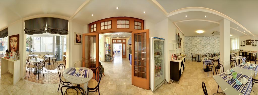 Hotel Ave Римини Екстериор снимка