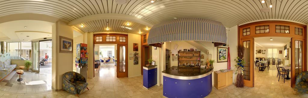 Hotel Ave Римини Екстериор снимка