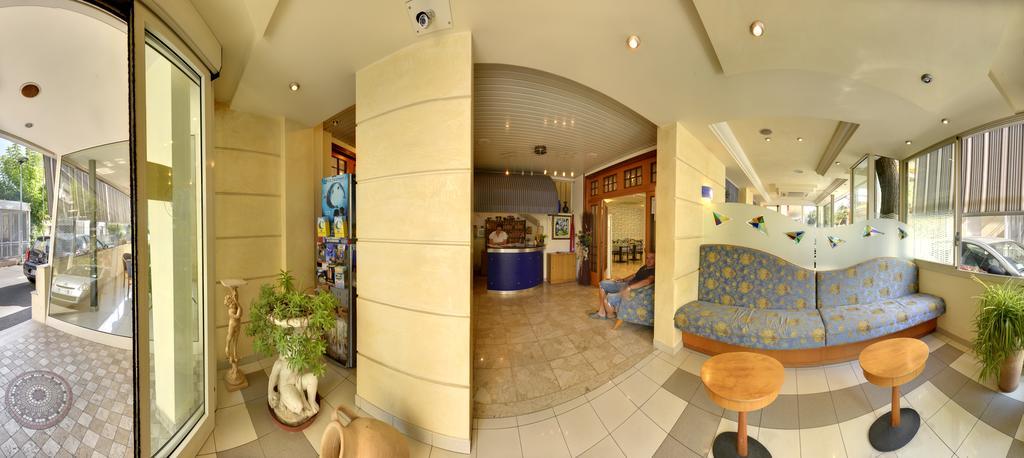 Hotel Ave Римини Екстериор снимка
